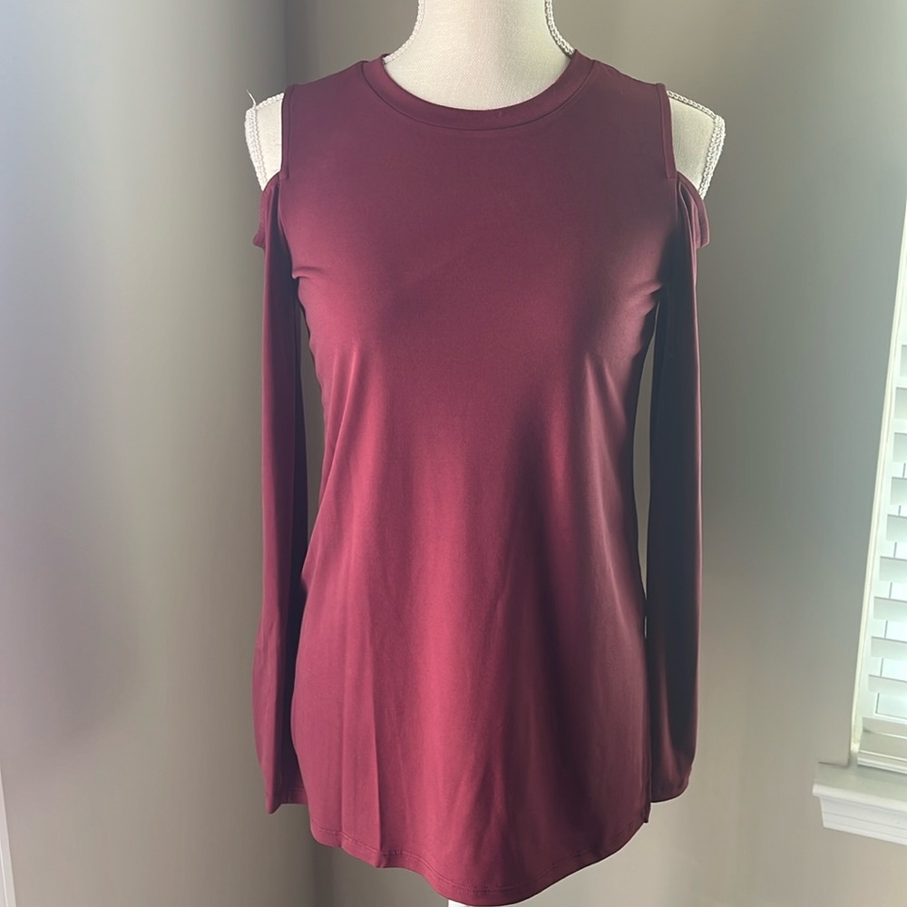 NWT Michael Kors XS Cold Shoulder Long Sleeve Top Berry Color $68